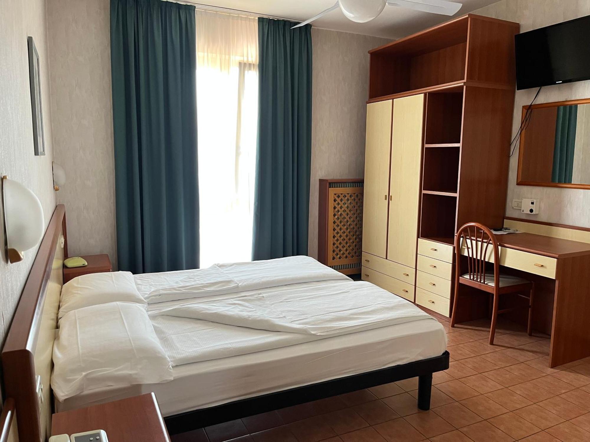 Hotel Florida Limone sul Garda Exteriör bild