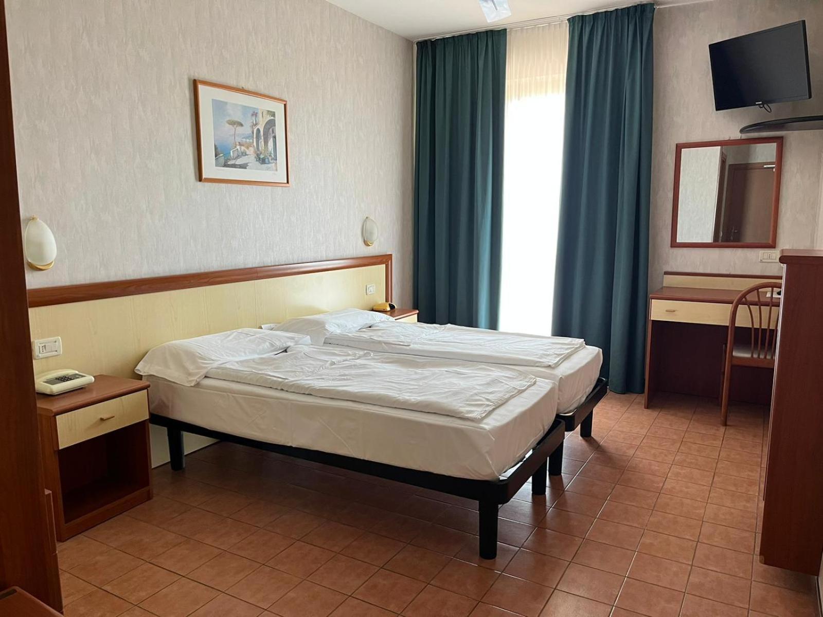 Hotel Florida Limone sul Garda Exteriör bild